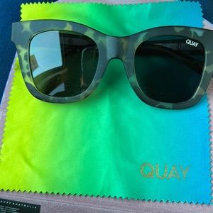 After hours Quay sunglasses.